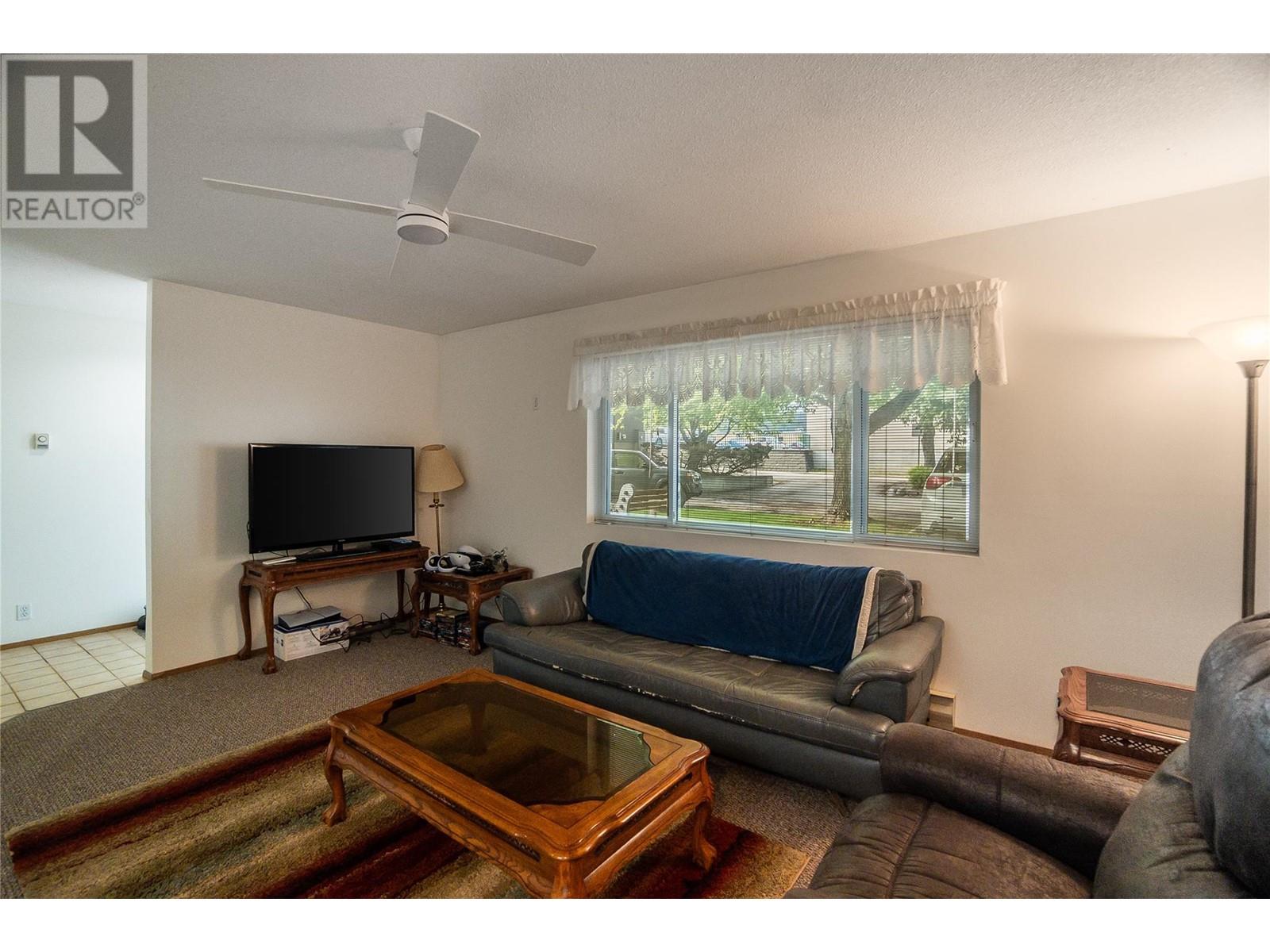 663 COLUMBIA Avenue, Castlegar