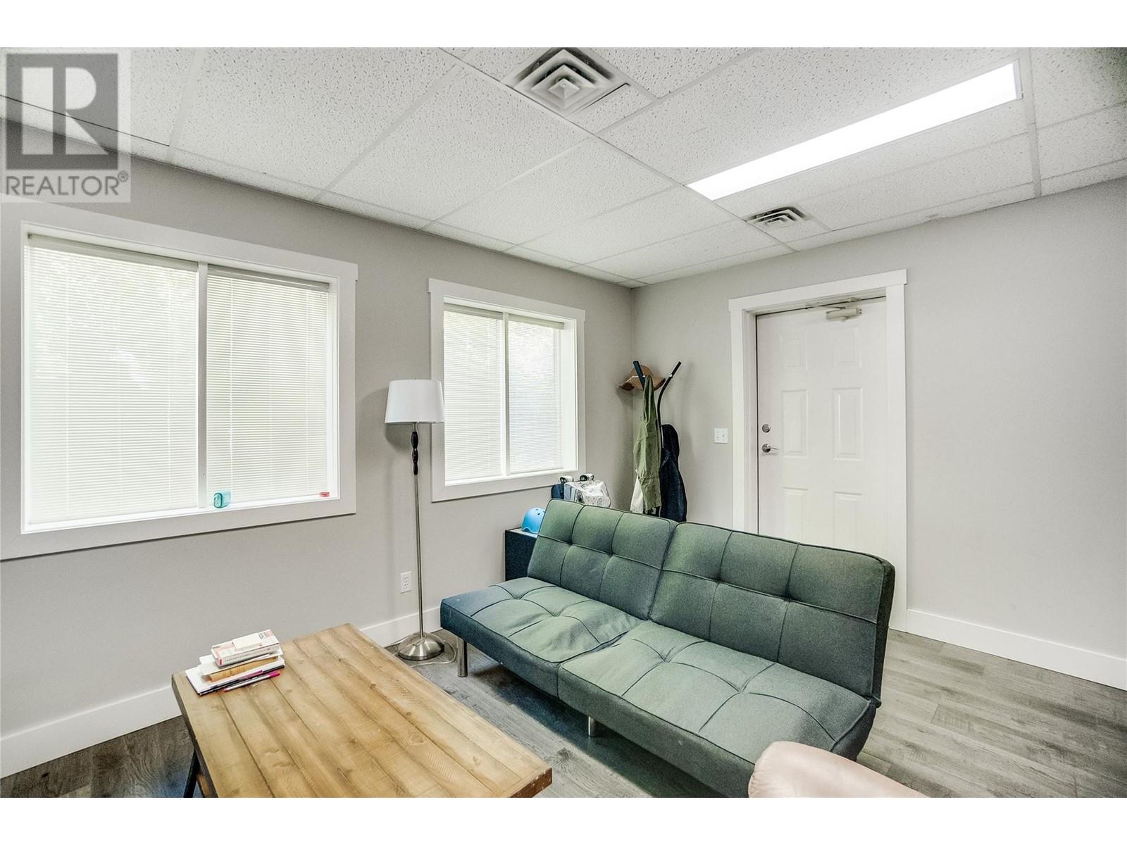 663 COLUMBIA Avenue, Castlegar