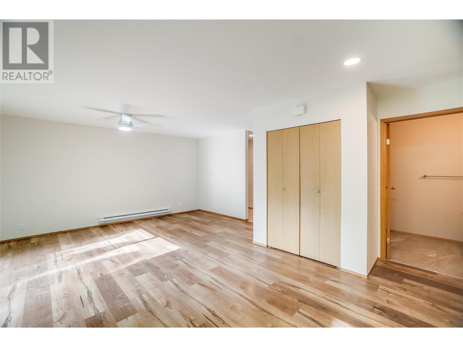 663 COLUMBIA Avenue, Castlegar