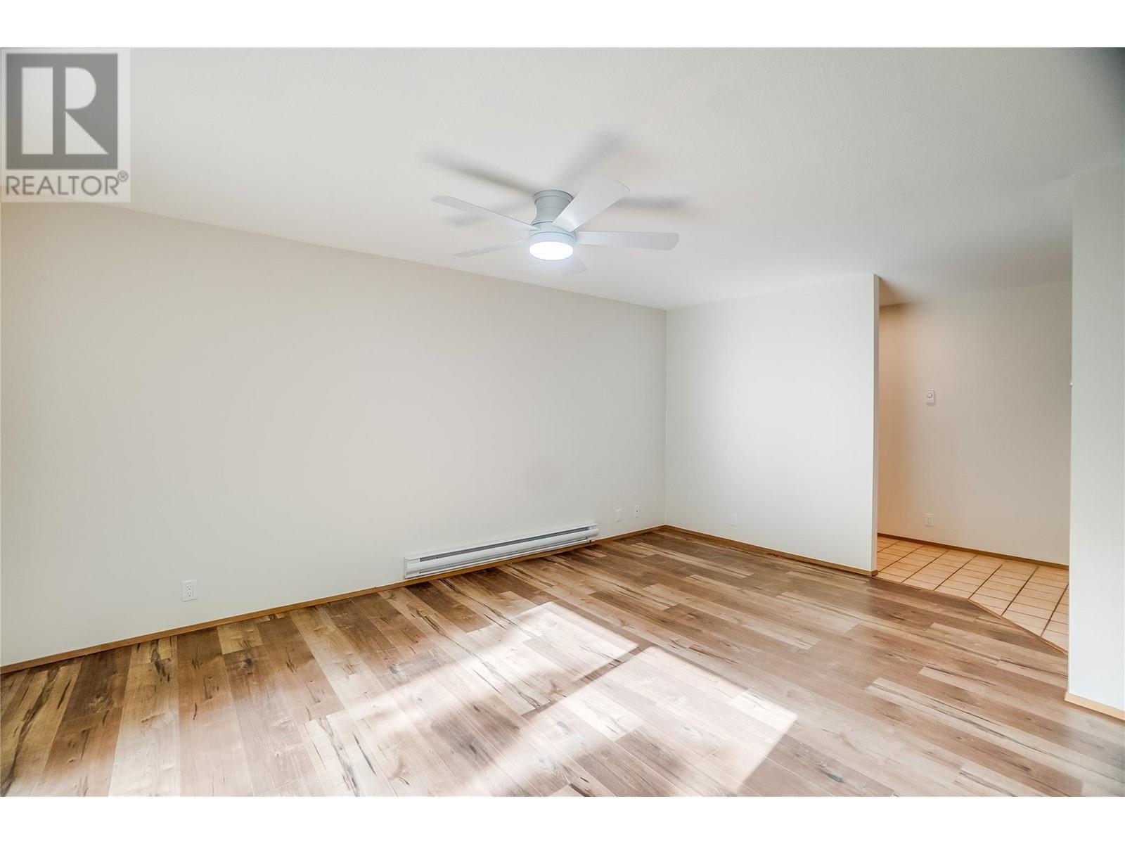 663 COLUMBIA Avenue, Castlegar