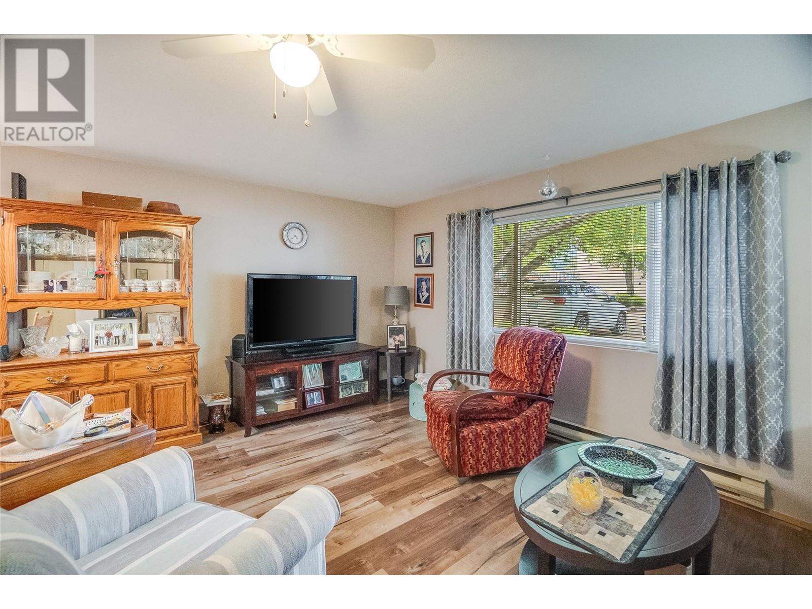 663 COLUMBIA Avenue, Castlegar