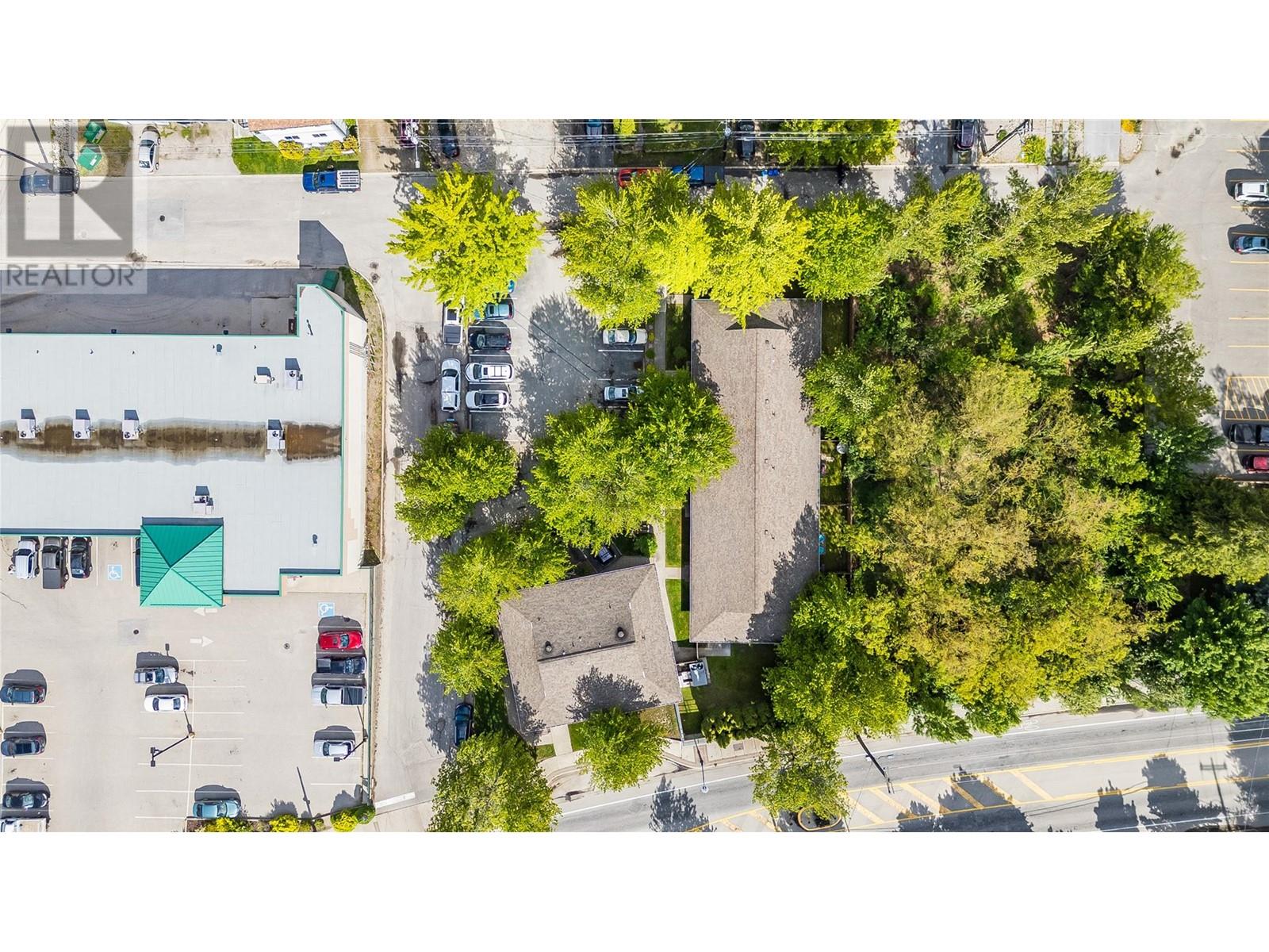 663 COLUMBIA Avenue, Castlegar