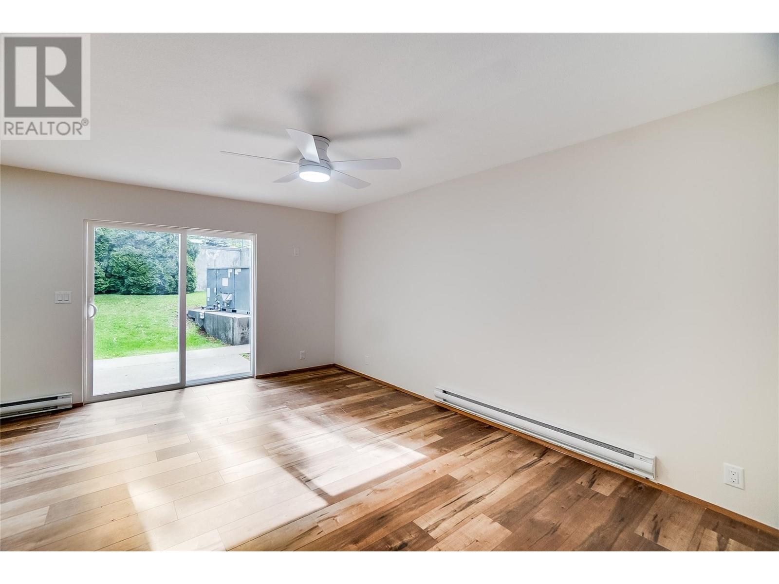 663 COLUMBIA Avenue, Castlegar