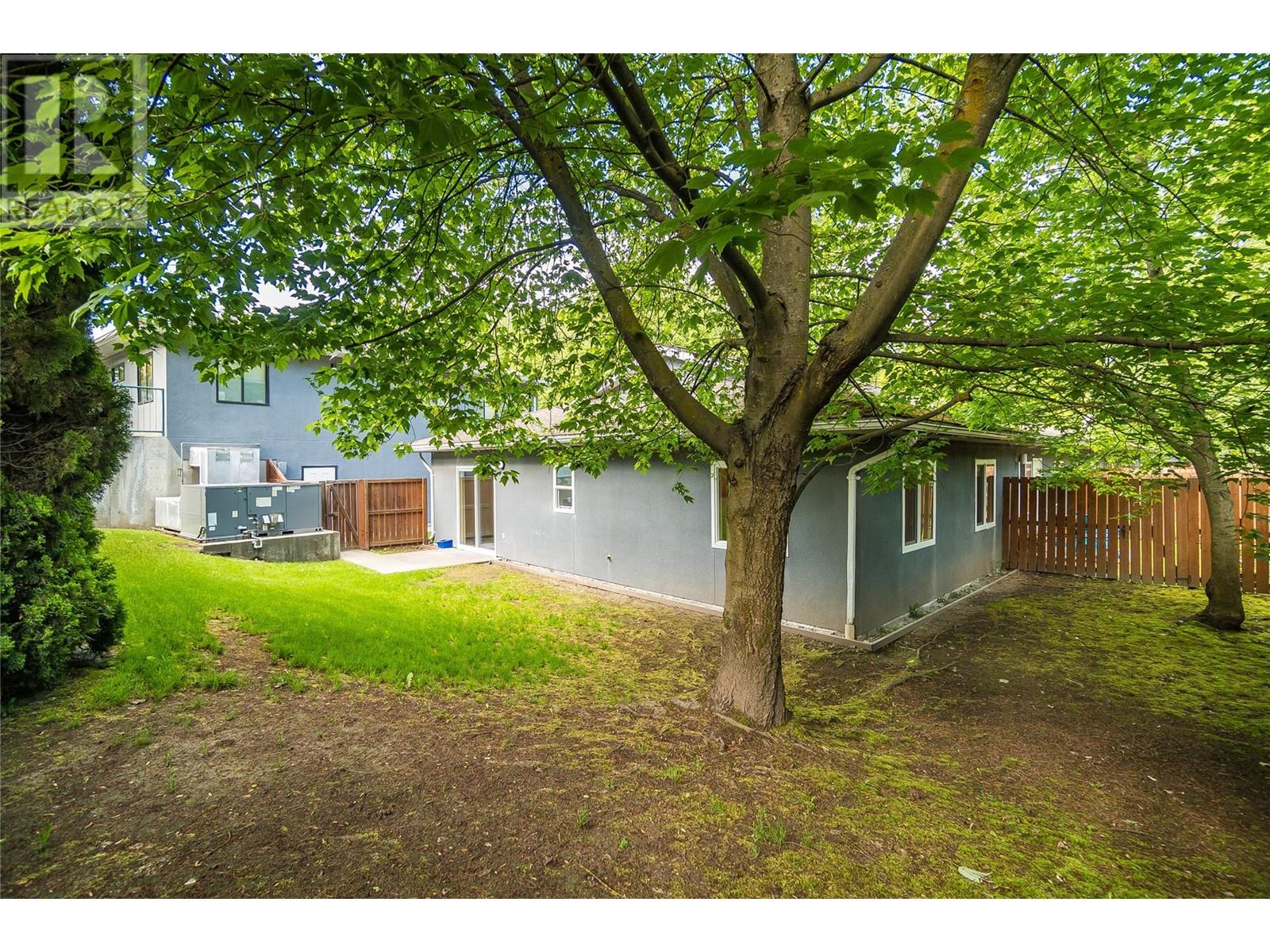 663 COLUMBIA Avenue, Castlegar