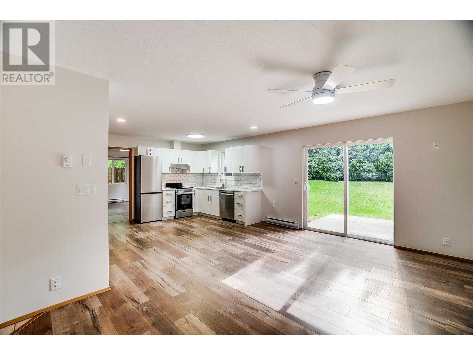 663 COLUMBIA Avenue, Castlegar