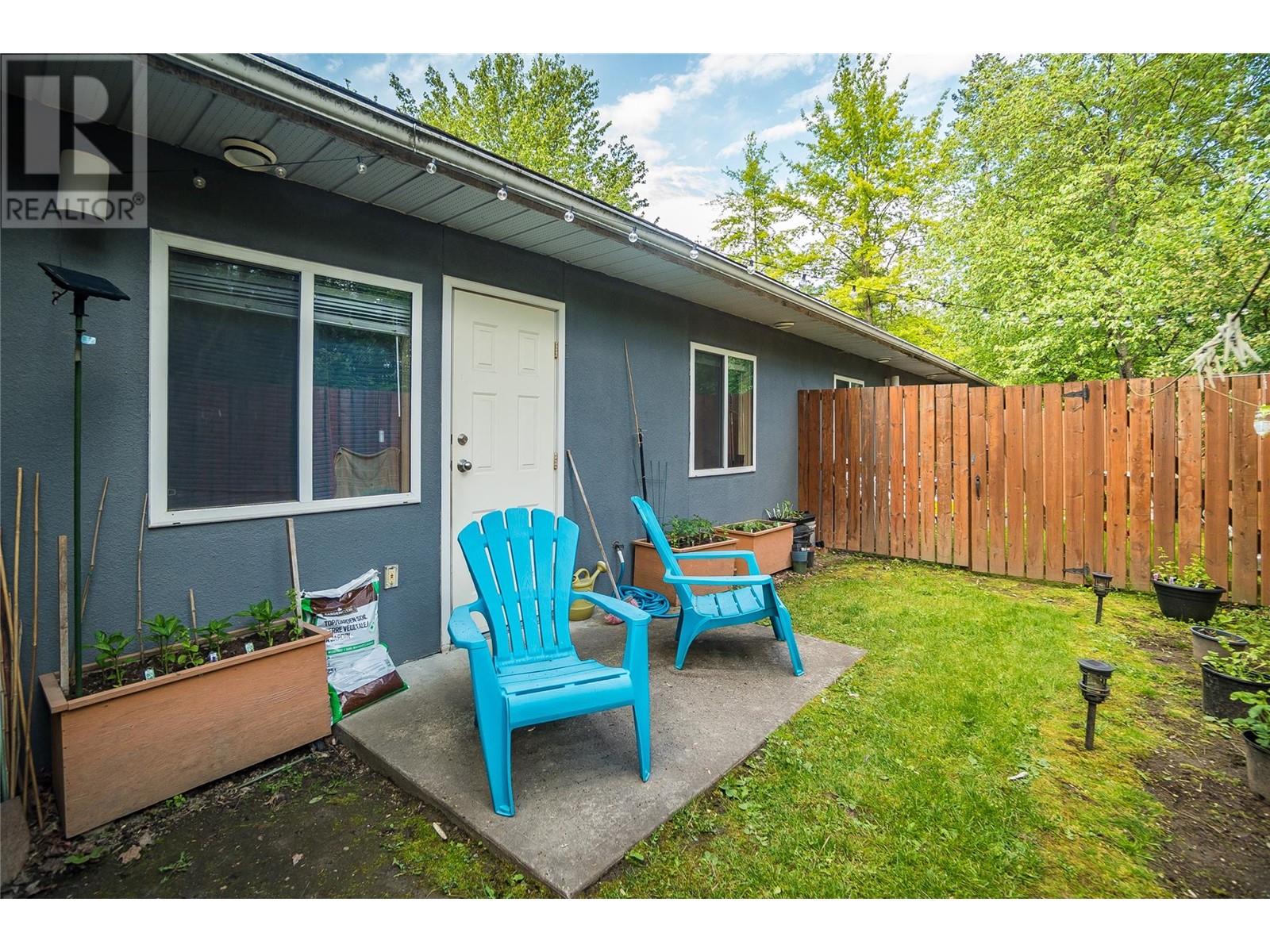 663 COLUMBIA Avenue, Castlegar