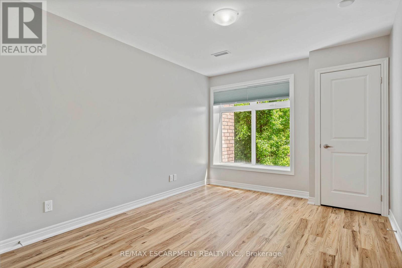 Photo 24 of 213 4644 Pettit Avenue, Niagara Falls ON