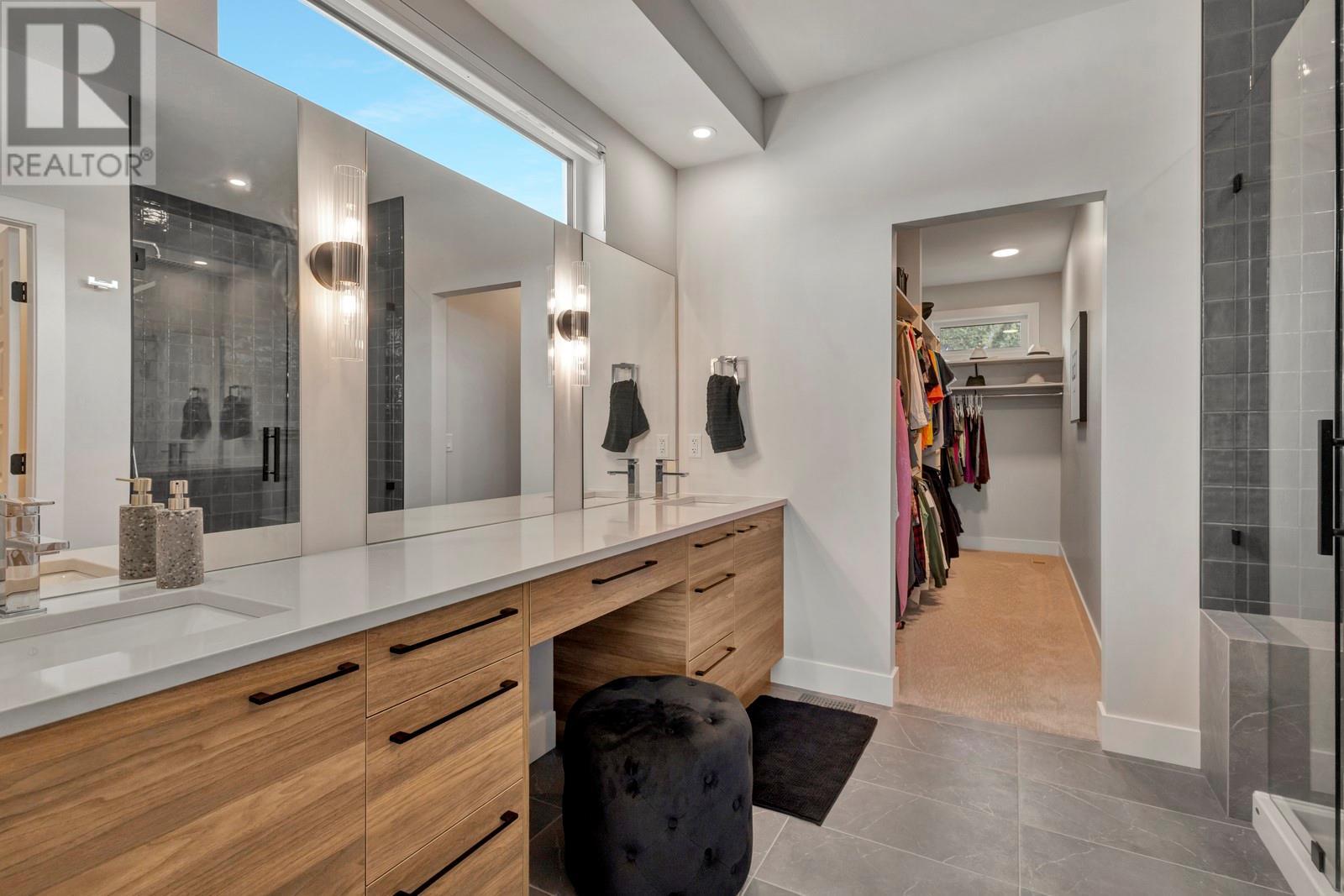  1131 Collinson Court, Kelowna
