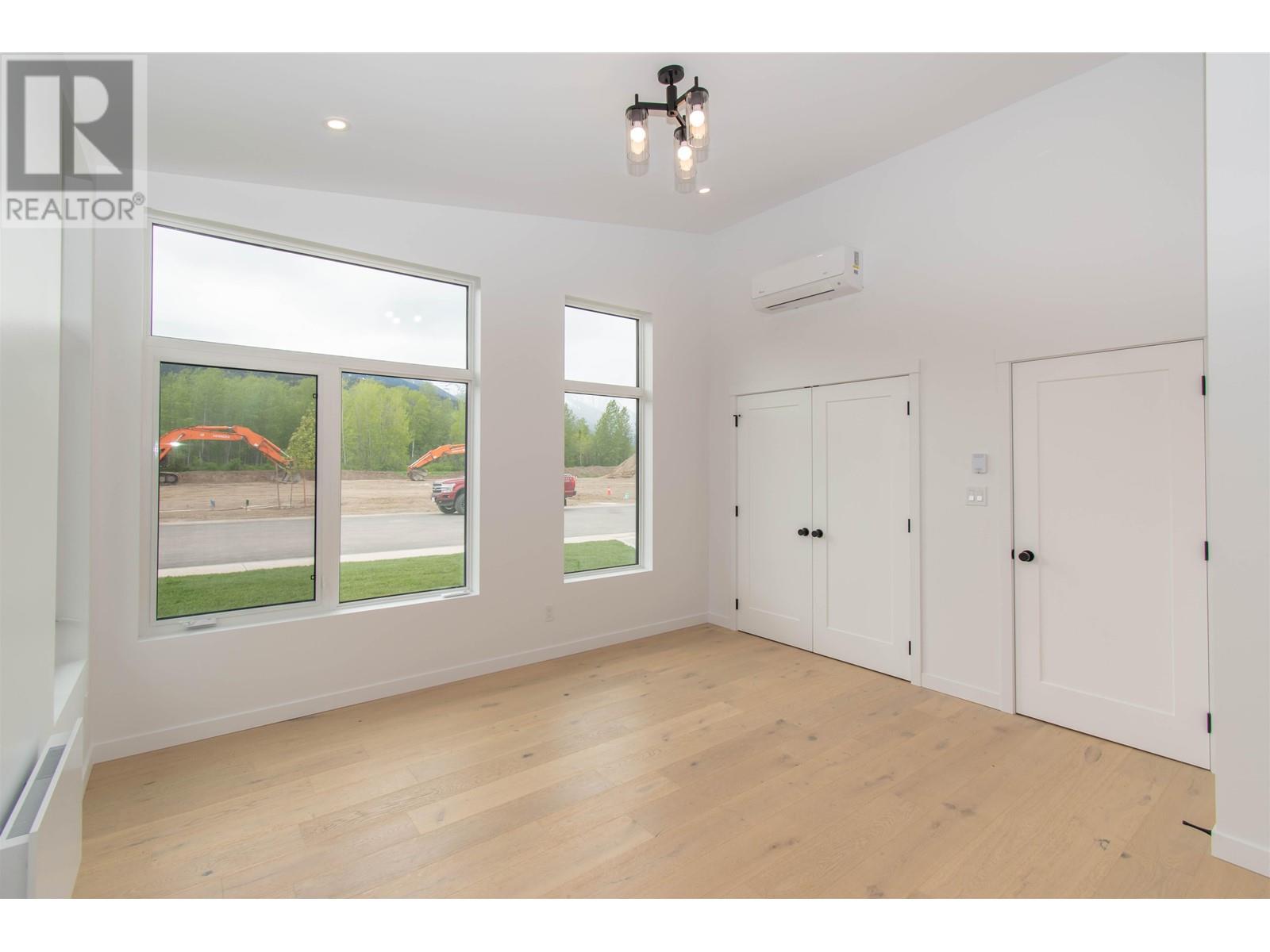 1118 PARKSIDE Avenue, Smithers