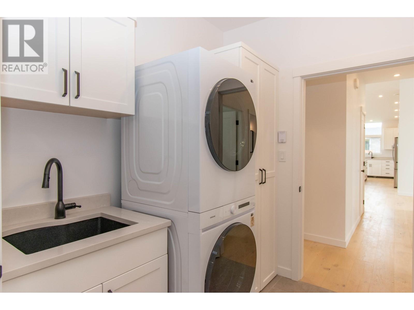 1118 PARKSIDE Avenue, Smithers
