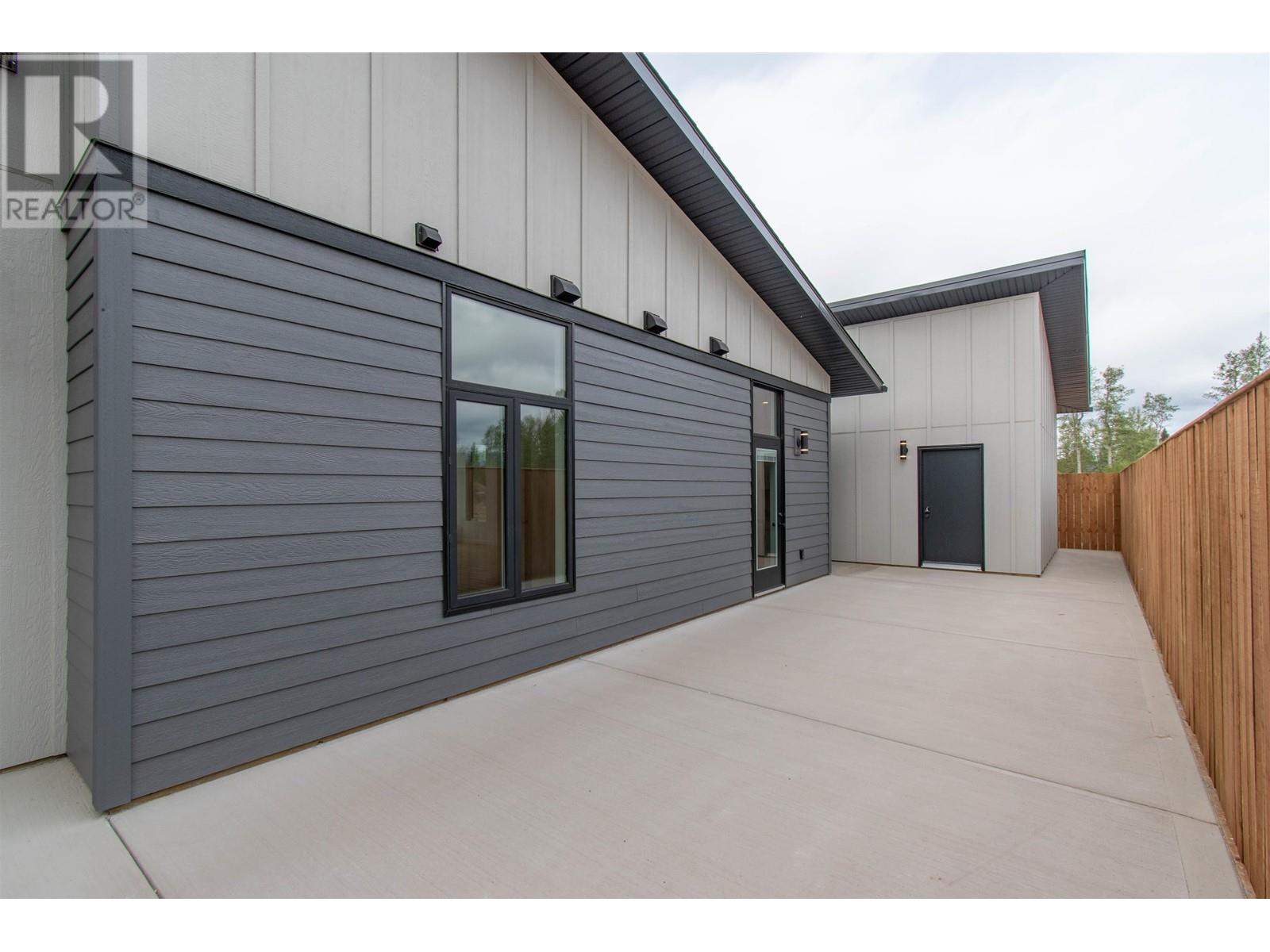 1118 PARKSIDE Avenue, Smithers