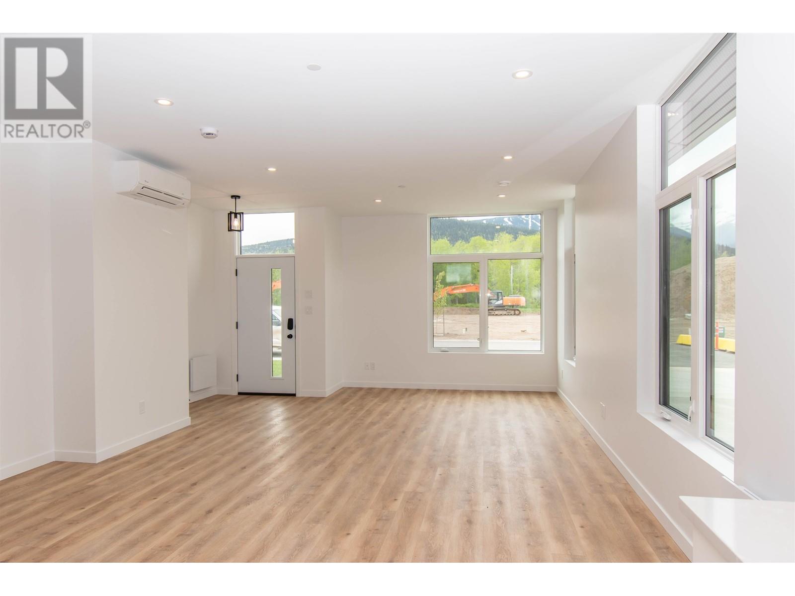 1118 PARKSIDE Avenue, Smithers