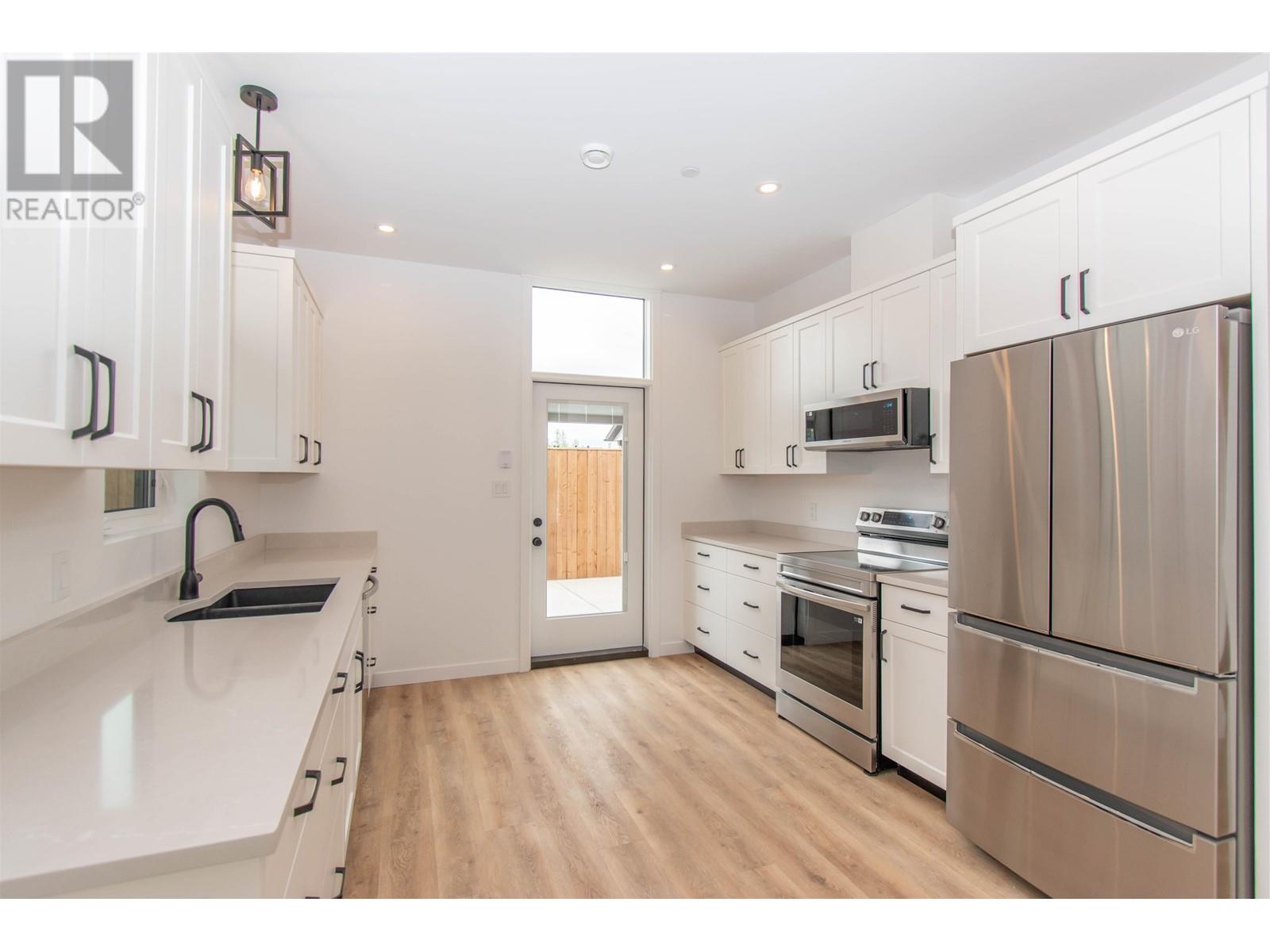 1118 PARKSIDE Avenue, Smithers