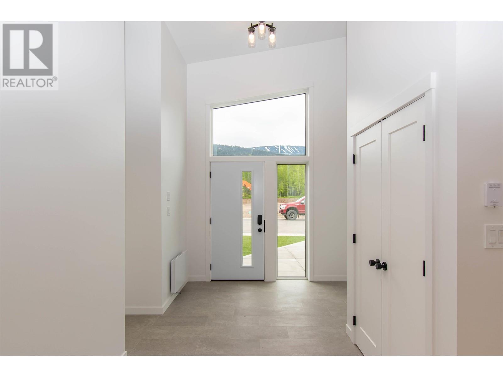 1118 PARKSIDE Avenue, Smithers