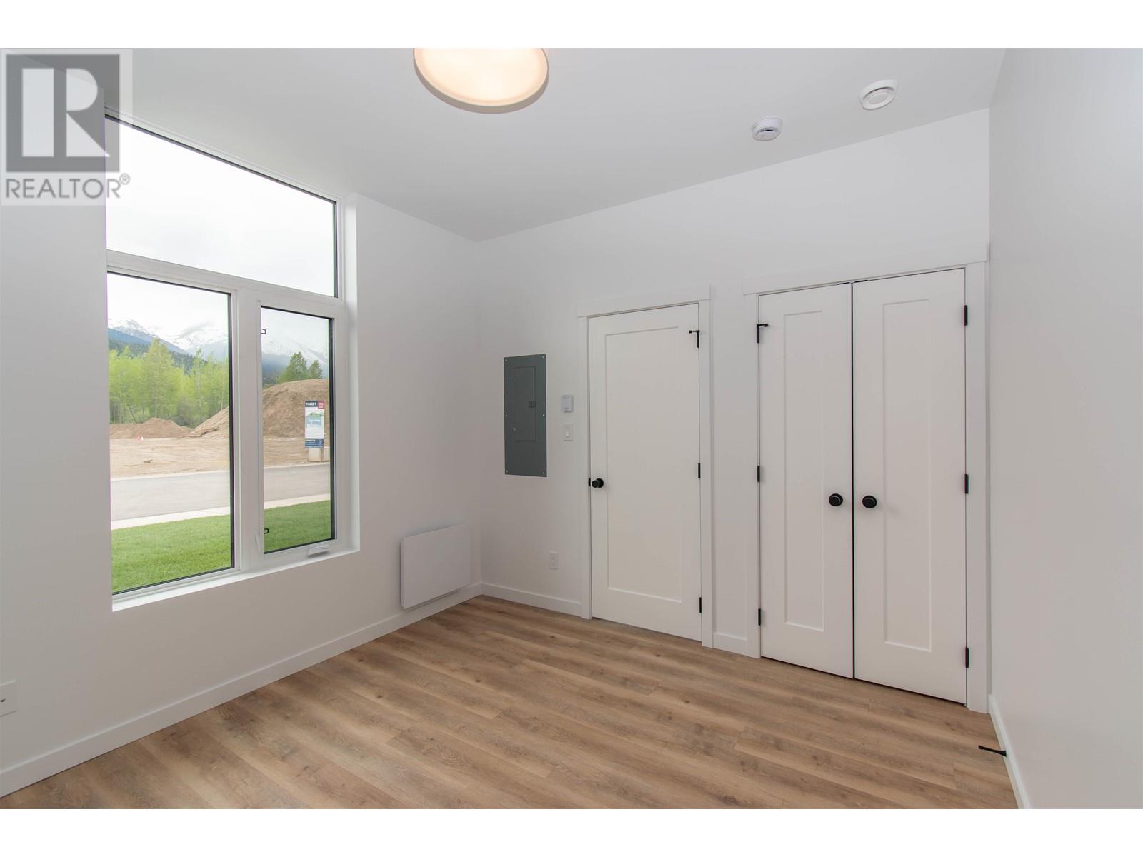 1118 PARKSIDE Avenue, Smithers