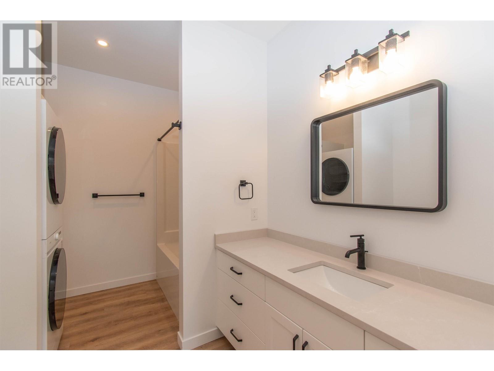 1118 PARKSIDE Avenue, Smithers