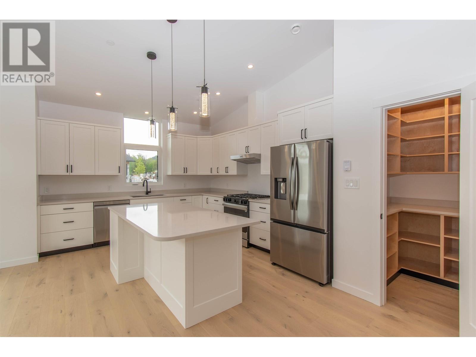 1118 PARKSIDE Avenue, Smithers