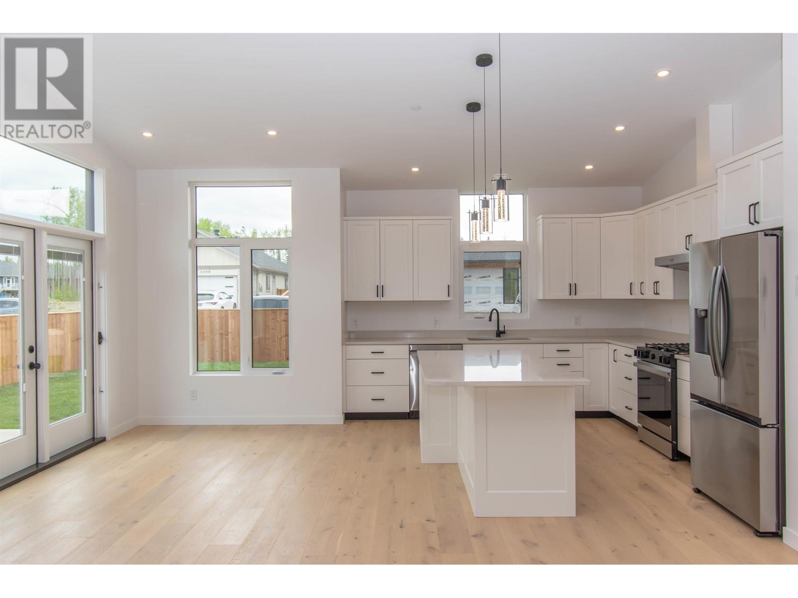 1118 PARKSIDE Avenue, Smithers