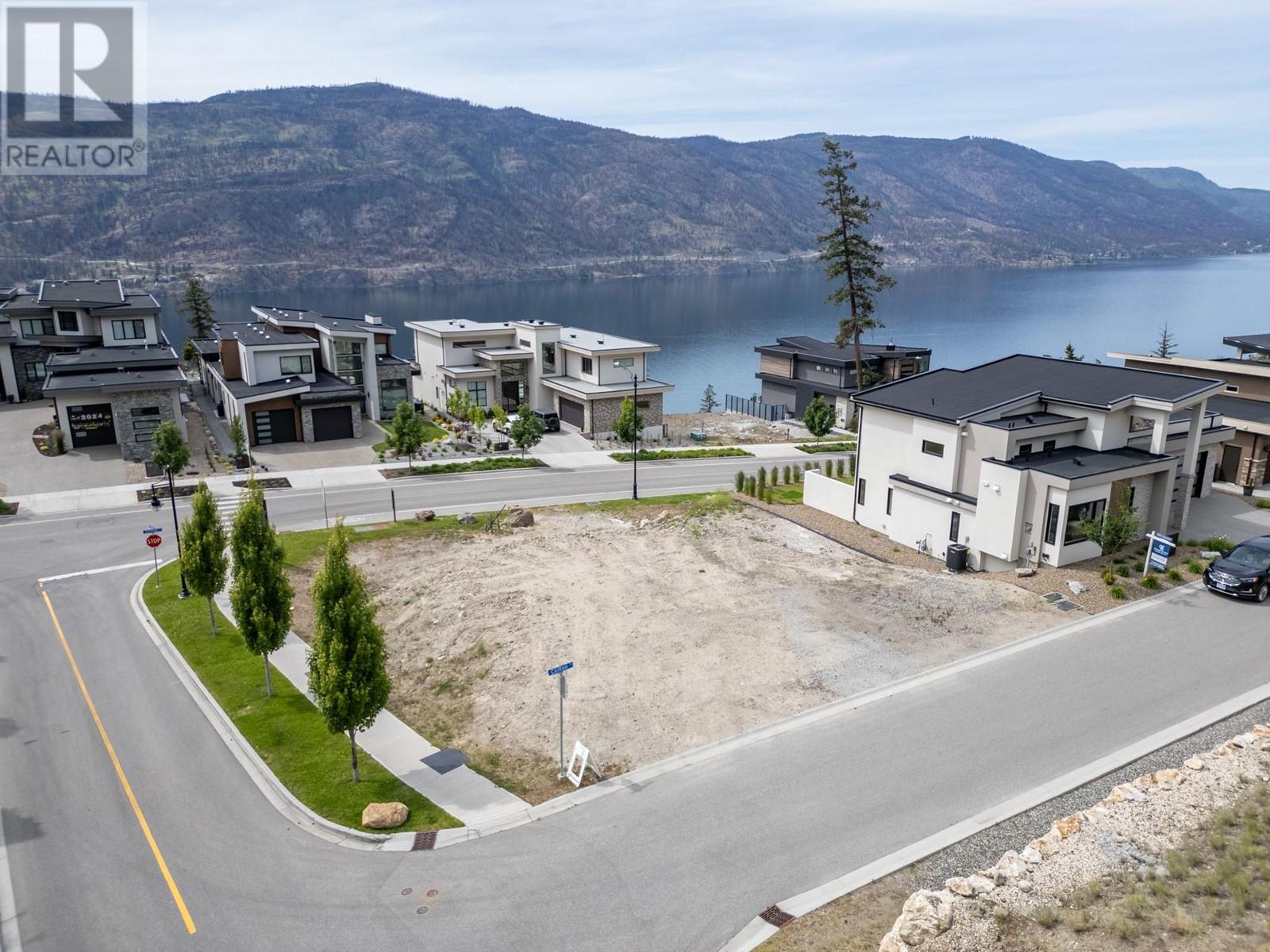 512 Clifton Lane, Kelowna