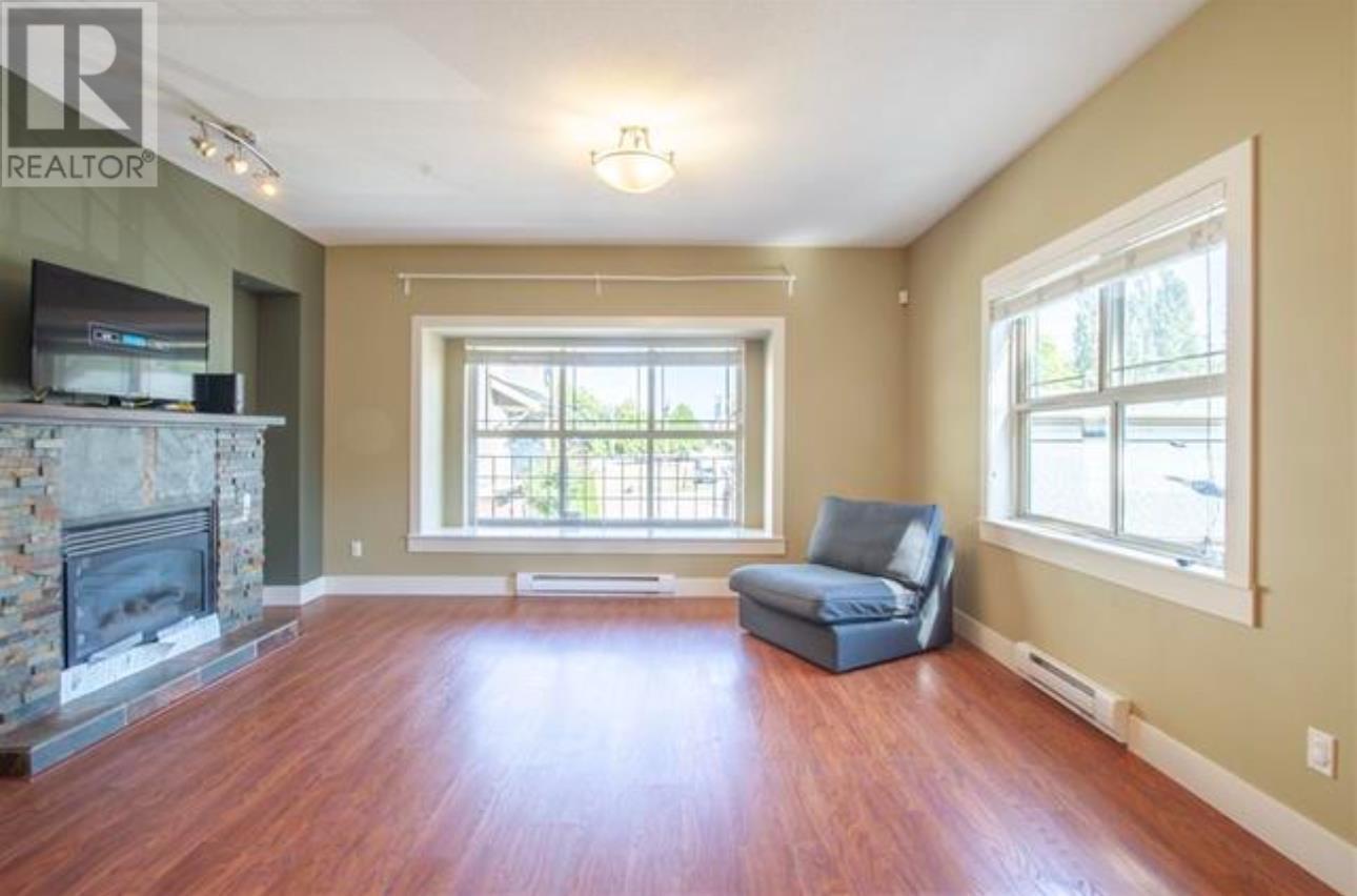 Photo 5 of 12 9000 Granville Avenue, Richmond BC