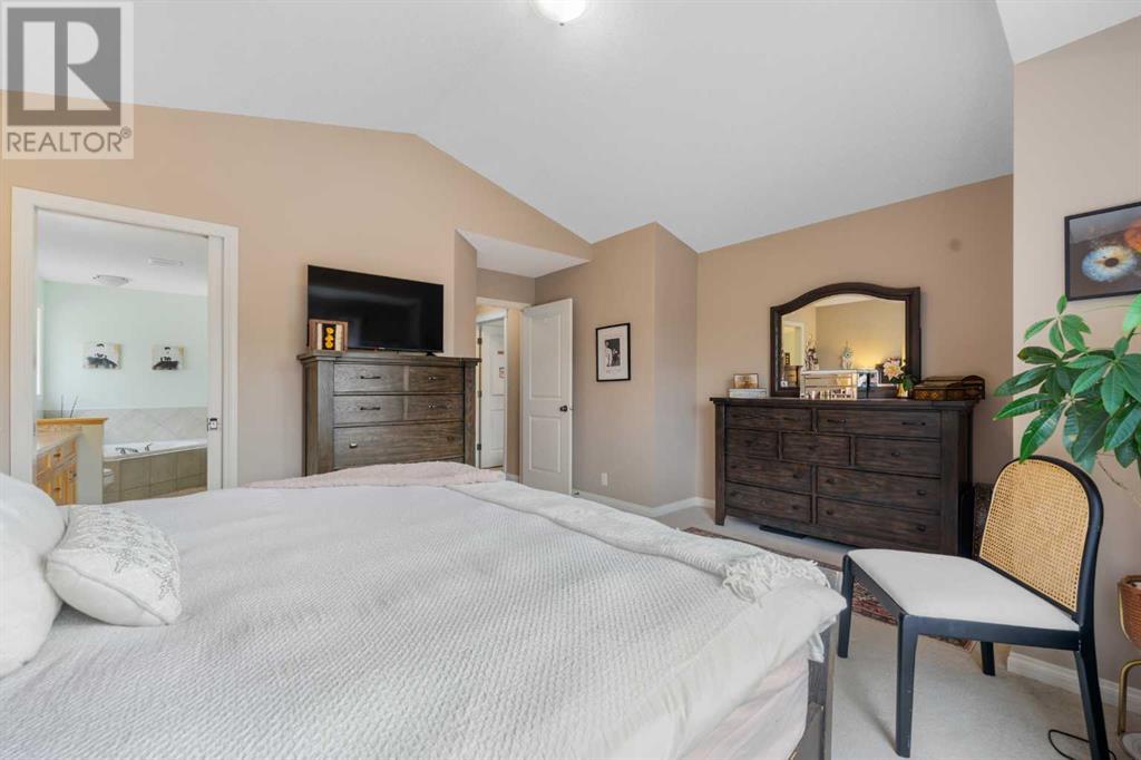 Single Family House for Sale in  Tuscany Vista Road NW Tuscany Calgary 