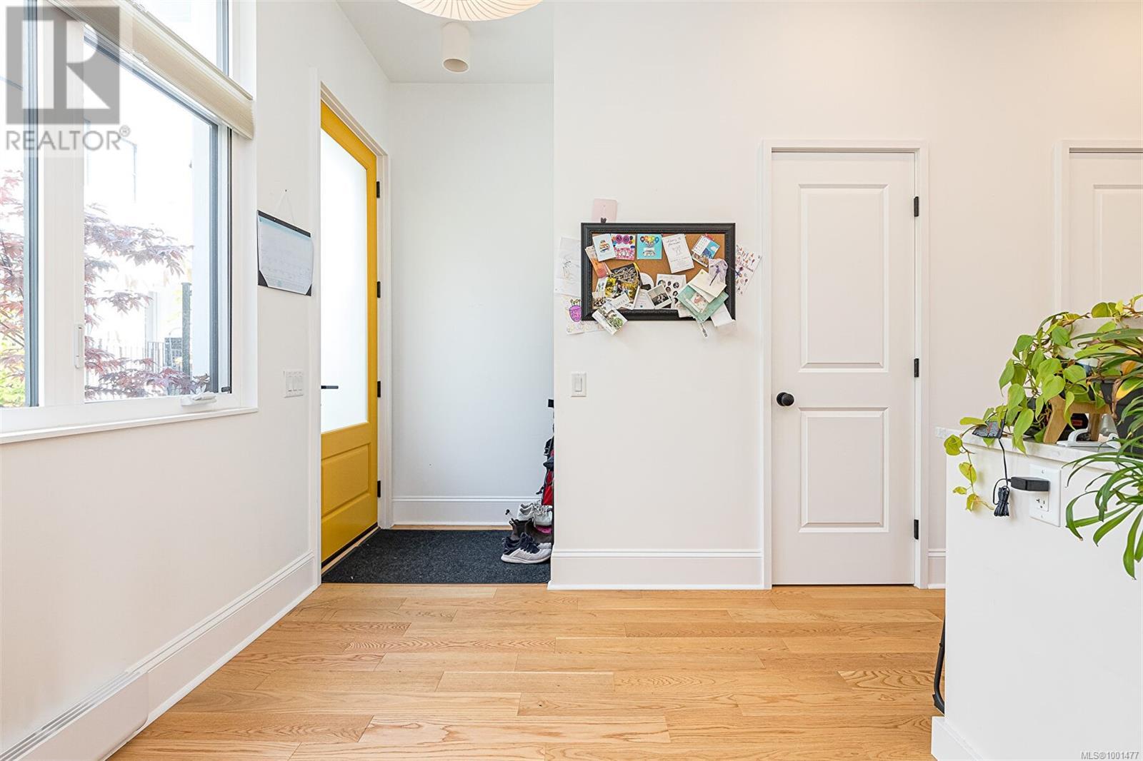 #13 230 WILSON ST - Image 11
