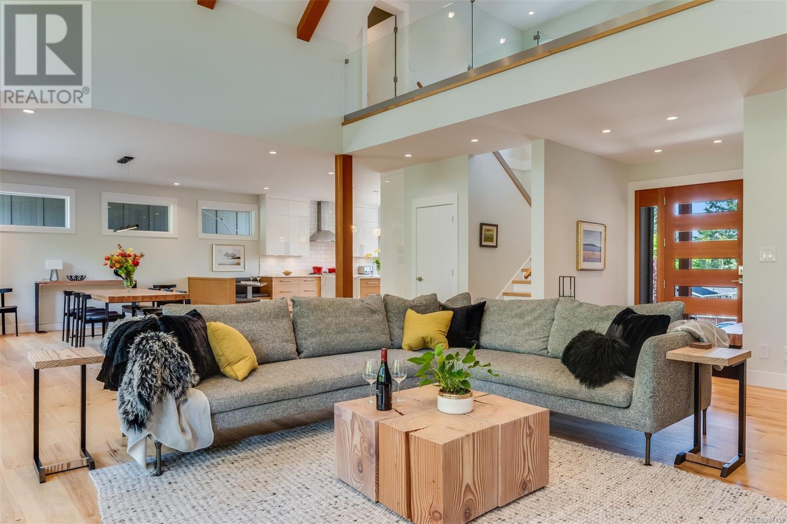 8660 Richland Pl, North Saanich
