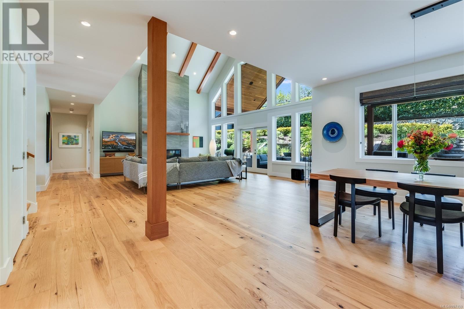 8660 Richland Pl, North Saanich