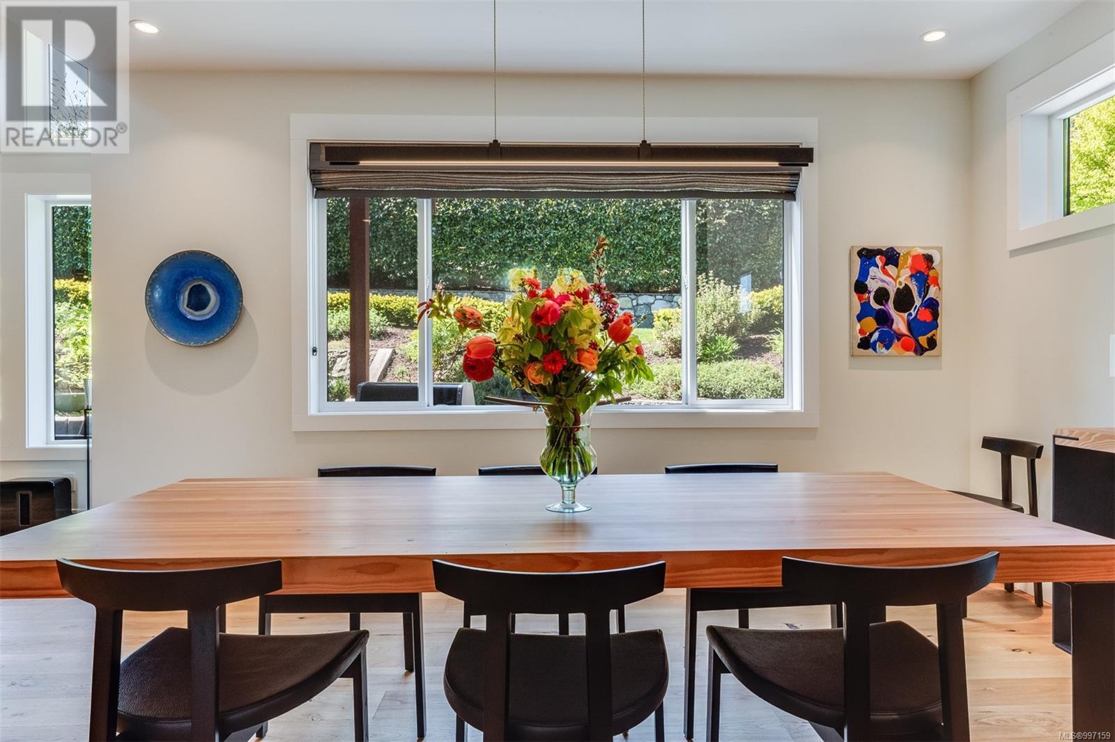8660 Richland Pl, North Saanich
