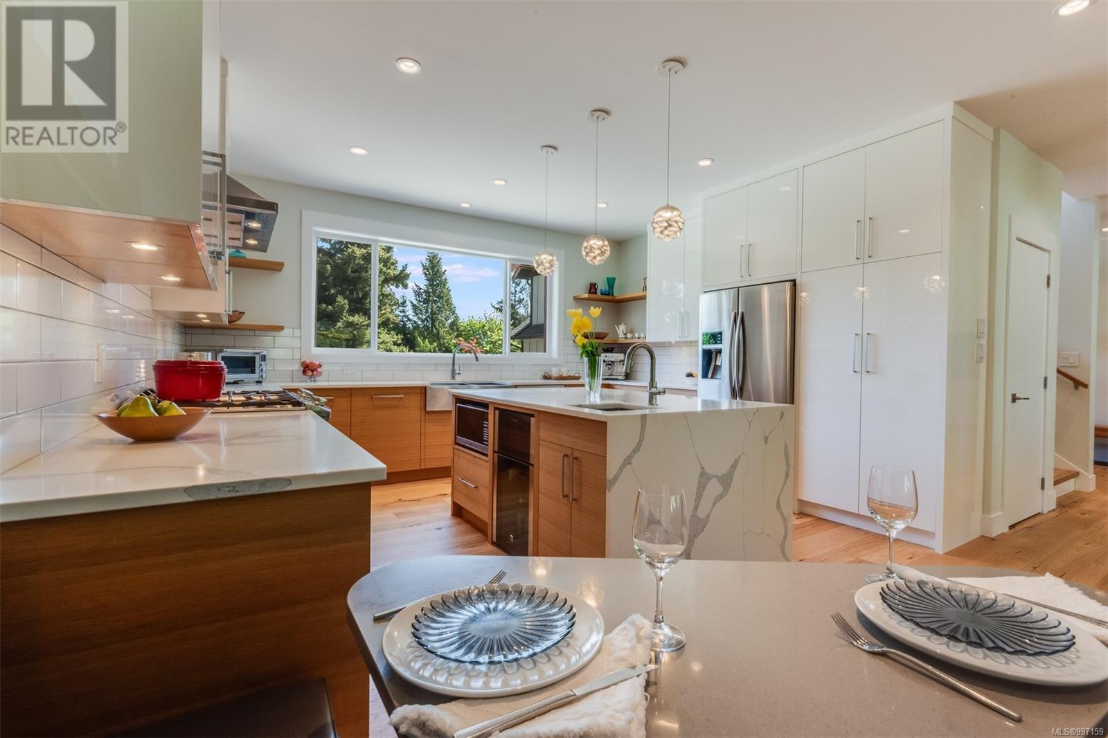 8660 Richland Pl, North Saanich