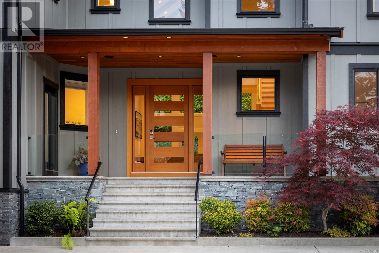 8660 Richland Pl, North Saanich