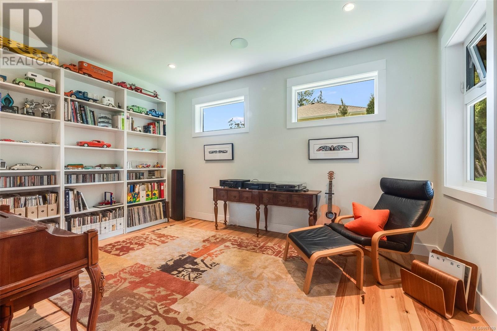8660 Richland Pl, North Saanich