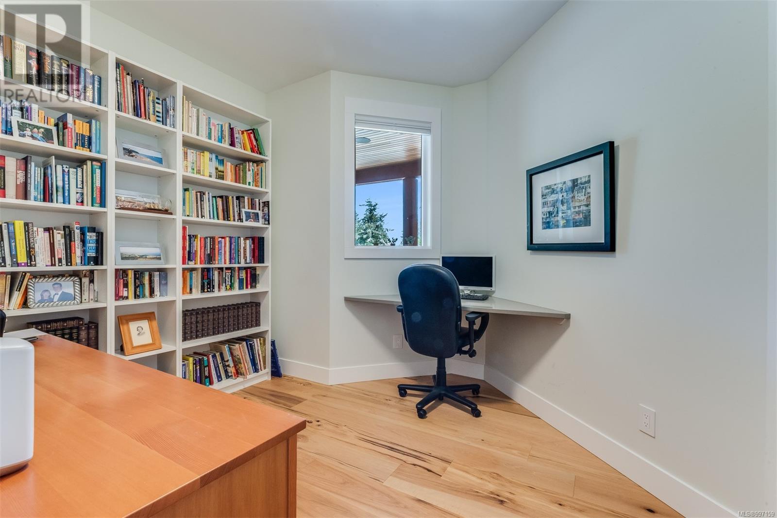 8660 Richland Pl, North Saanich