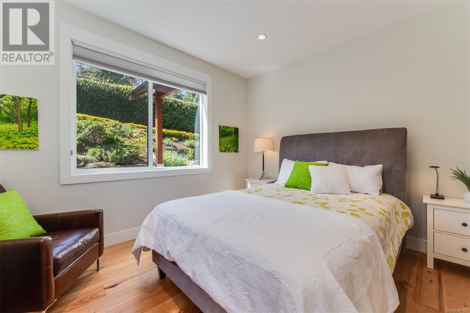 8660 Richland Pl, North Saanich