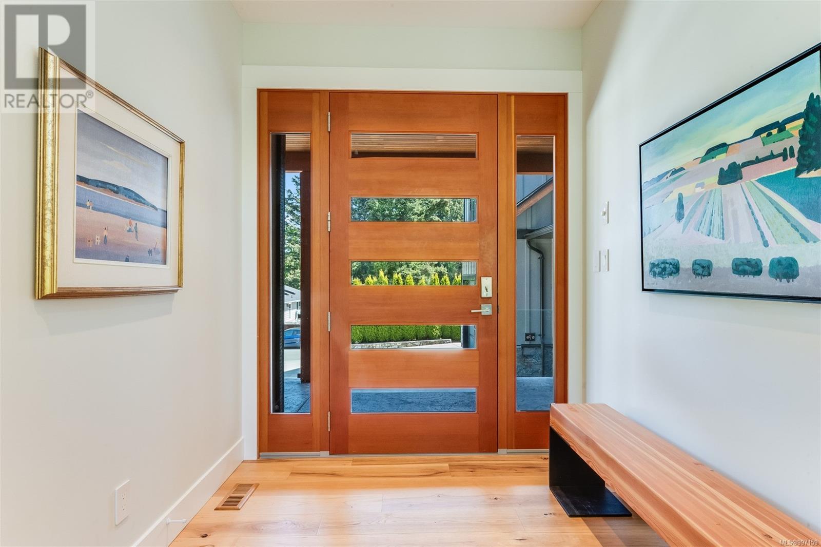 8660 Richland Pl, North Saanich