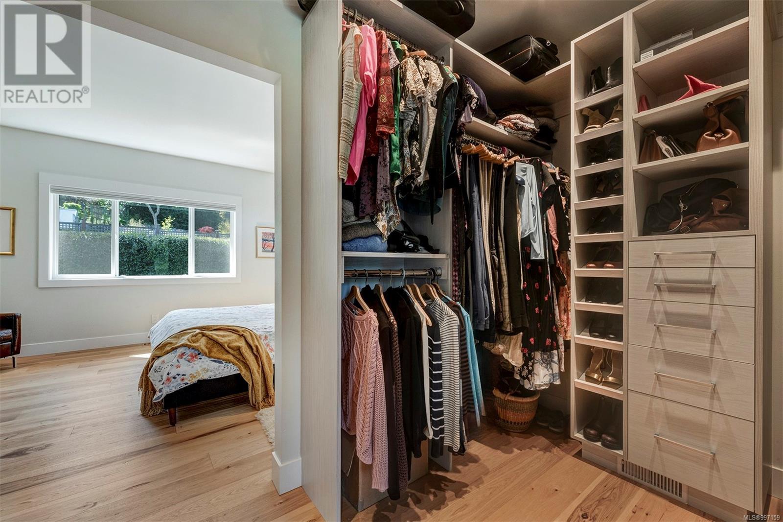 8660 Richland Pl, North Saanich