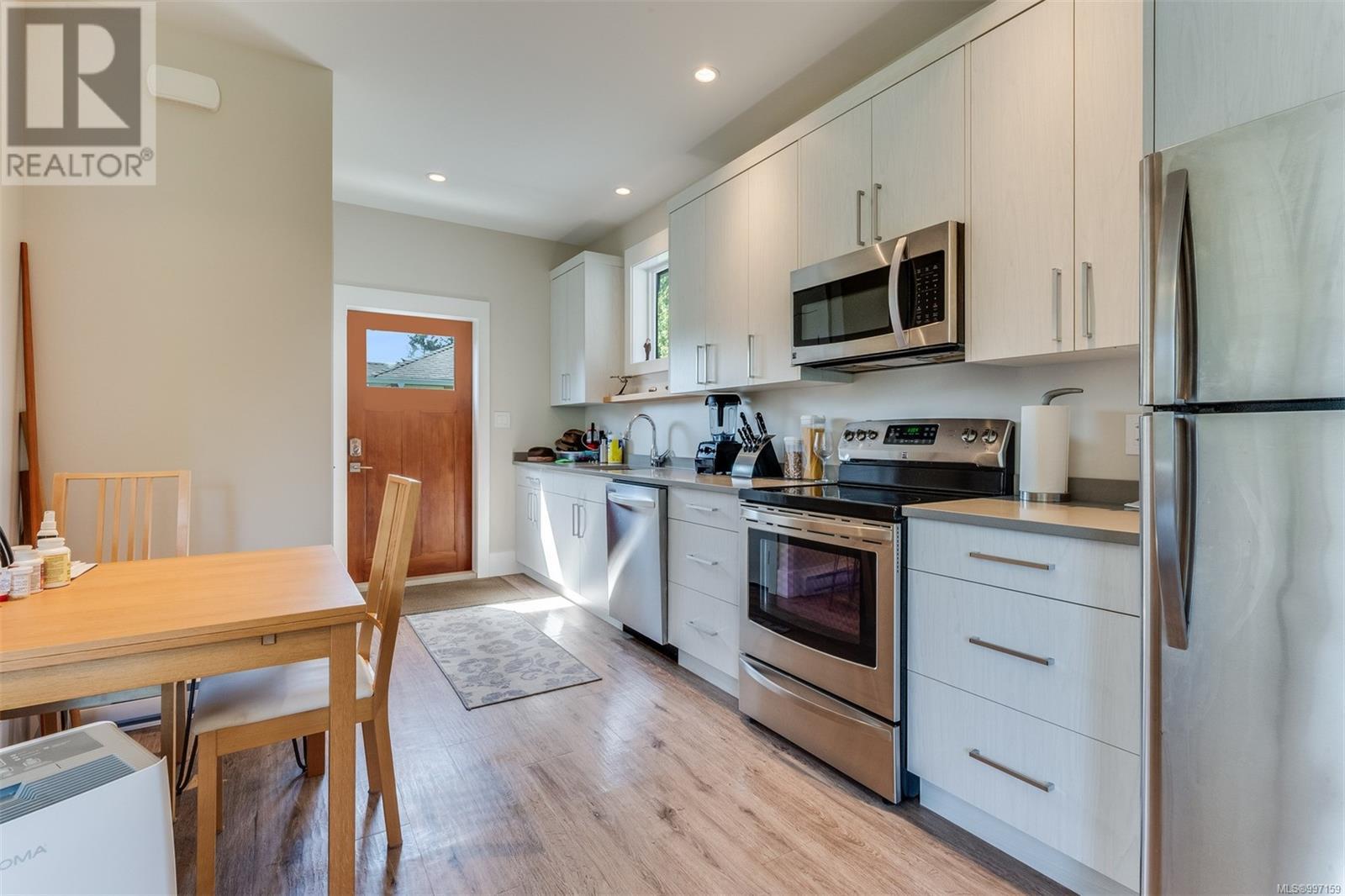 8660 Richland Pl, North Saanich