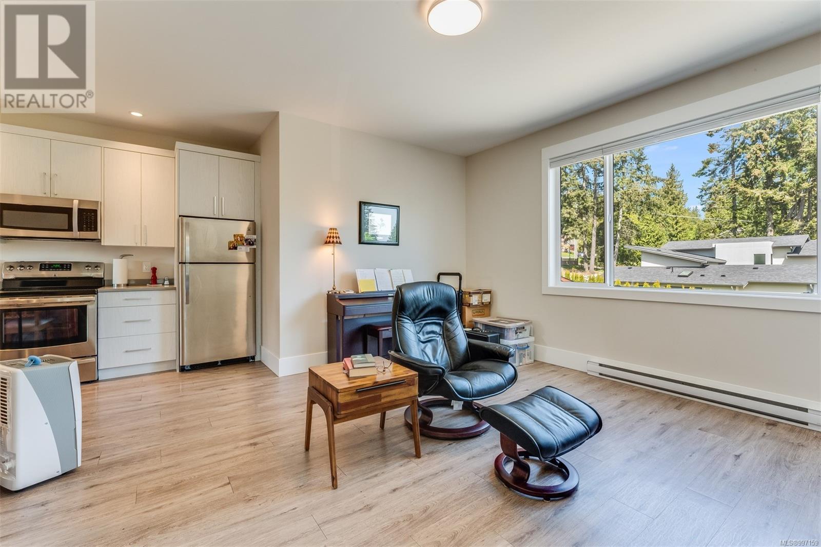8660 Richland Pl, North Saanich