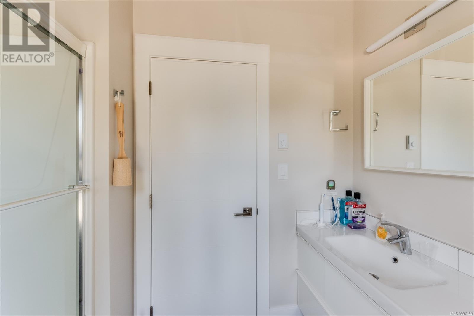 8660 Richland Pl, North Saanich