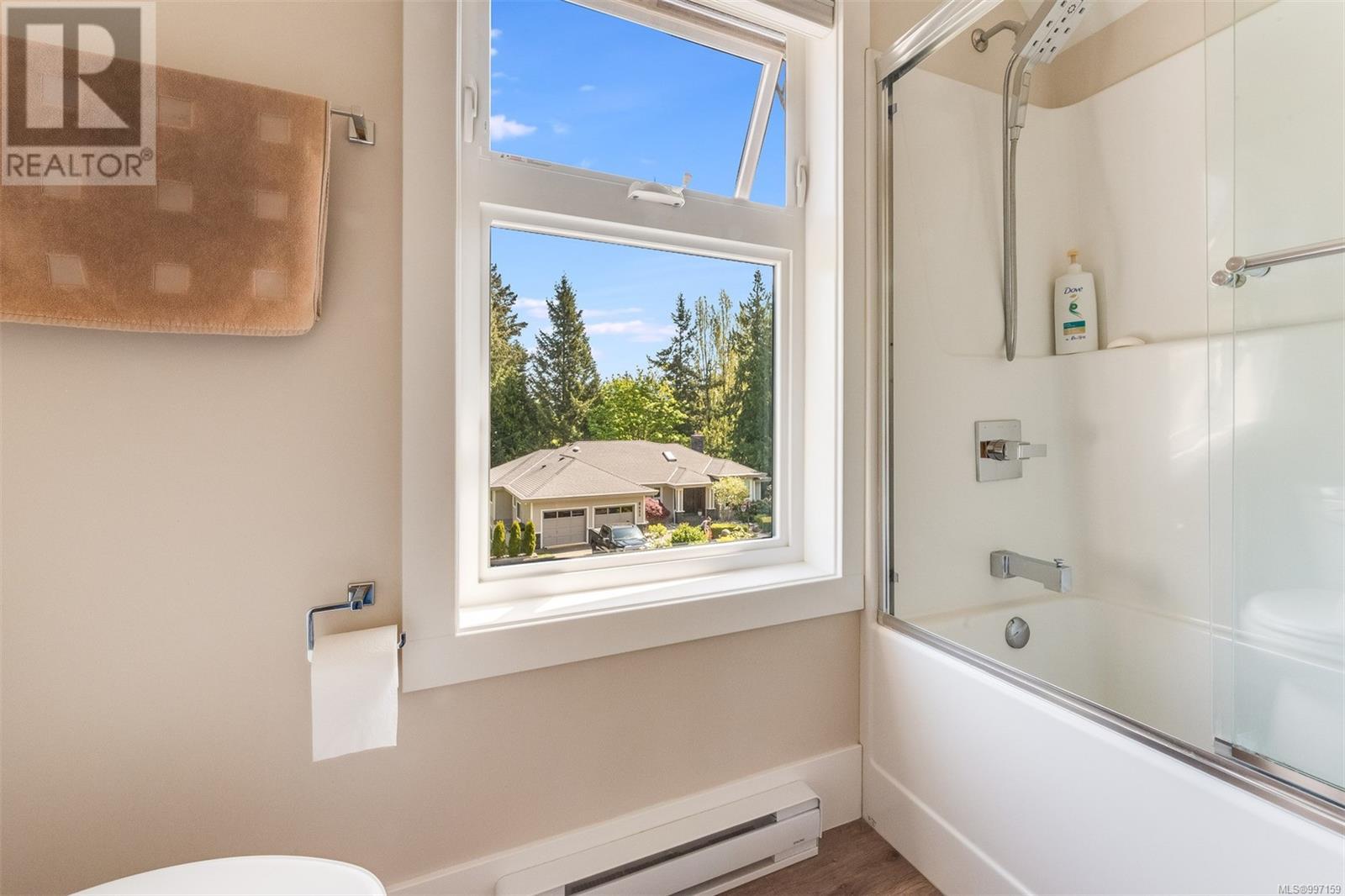 8660 Richland Pl, North Saanich