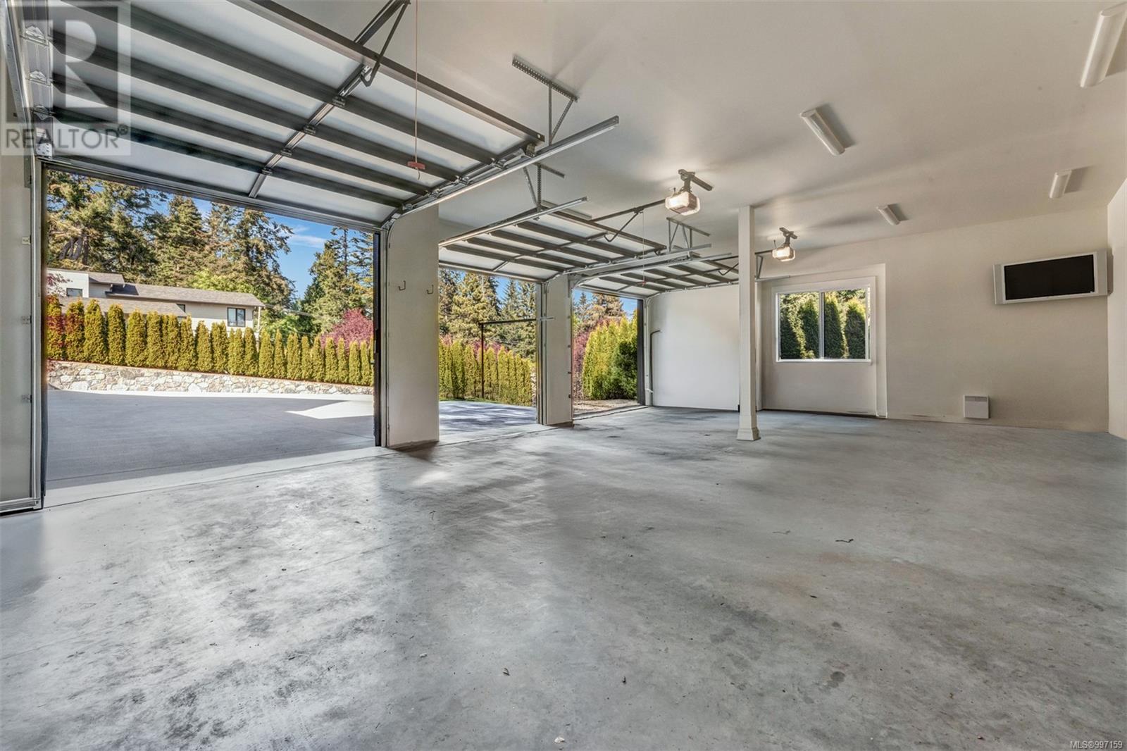 8660 Richland Pl, North Saanich