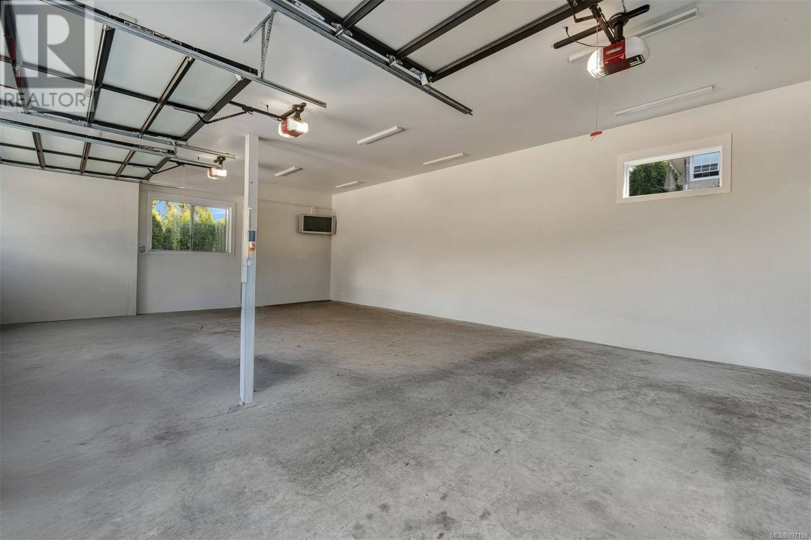 8660 Richland Pl, North Saanich