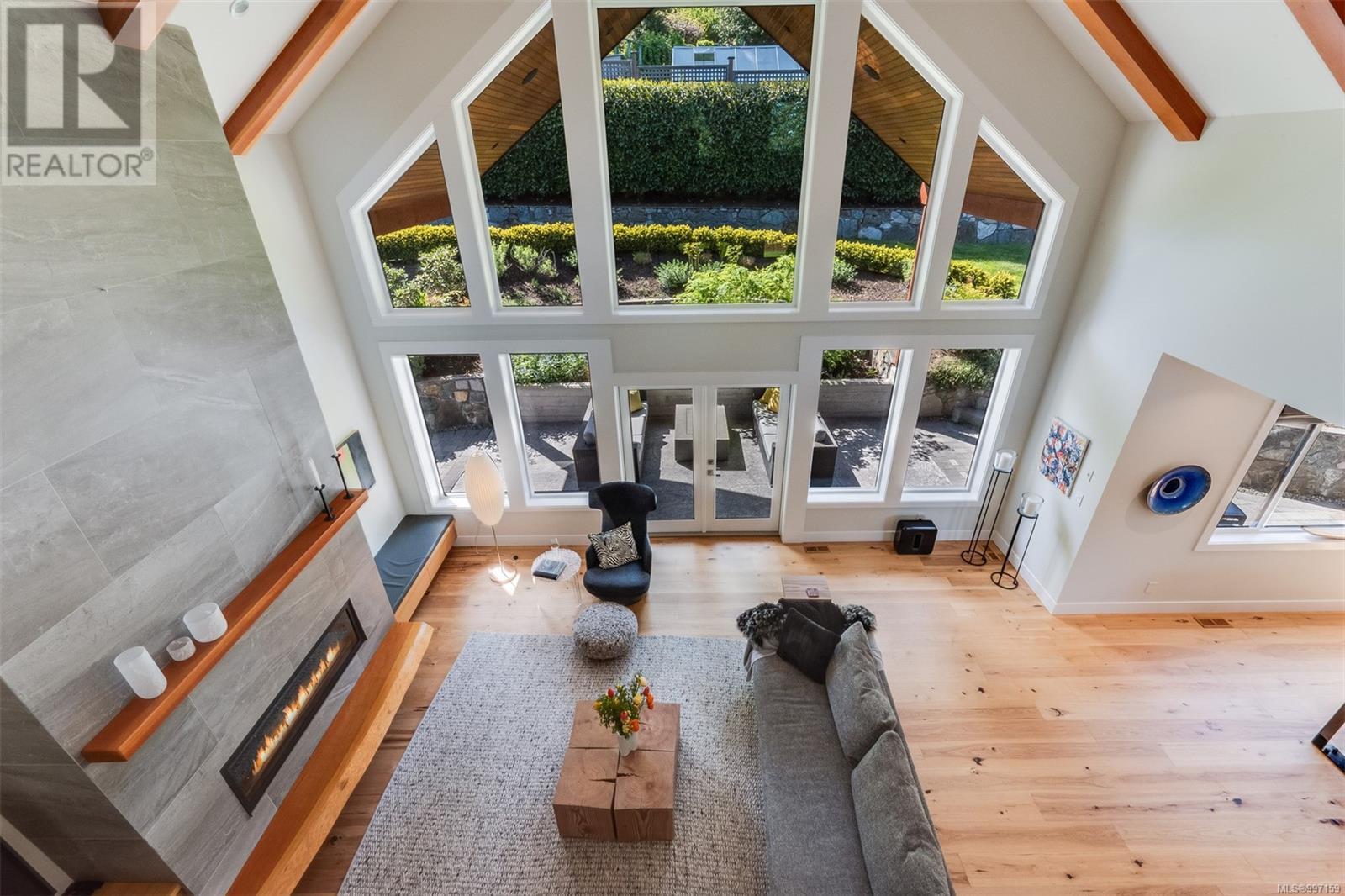 8660 Richland Pl, North Saanich