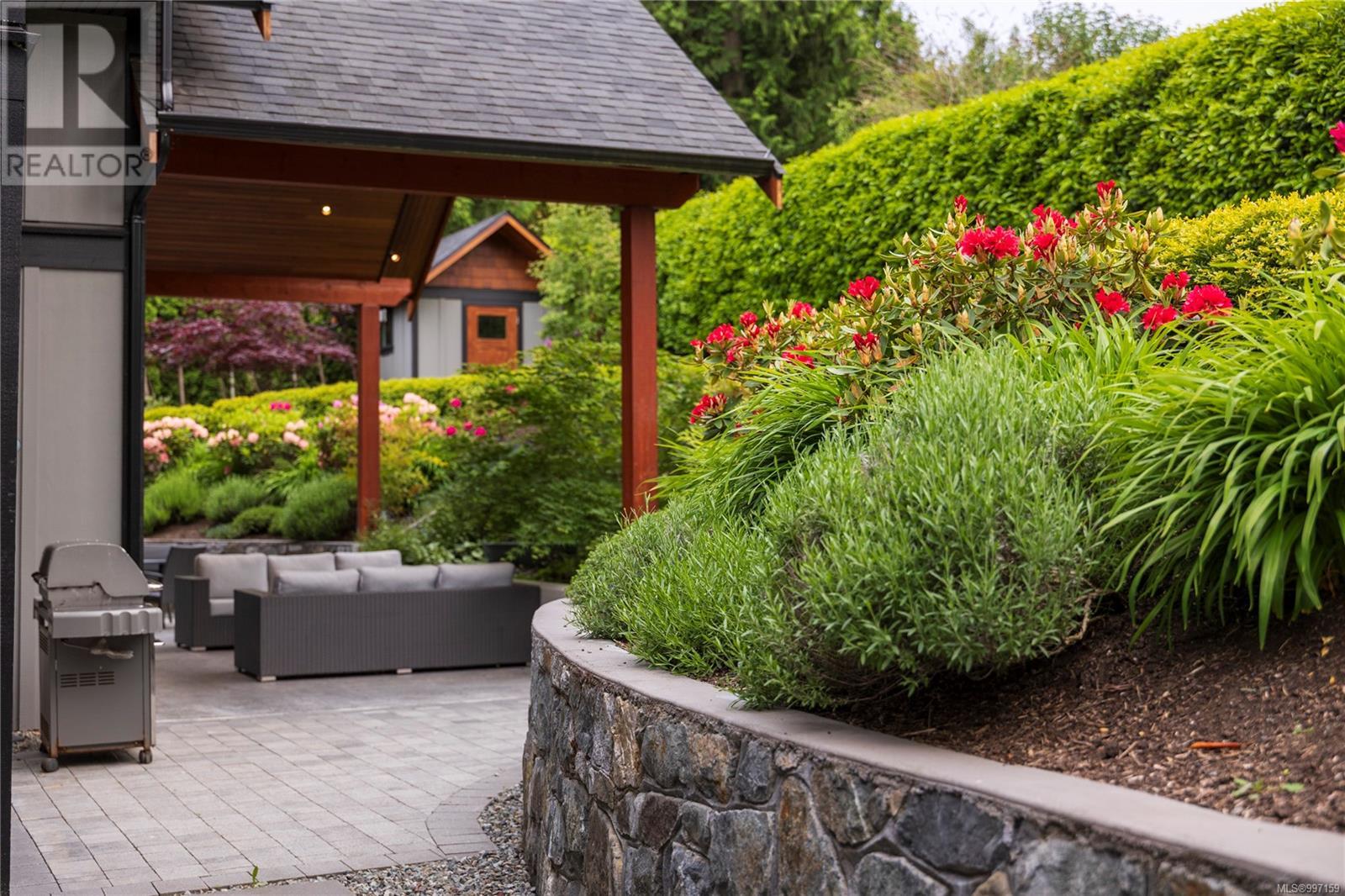8660 Richland Pl, North Saanich