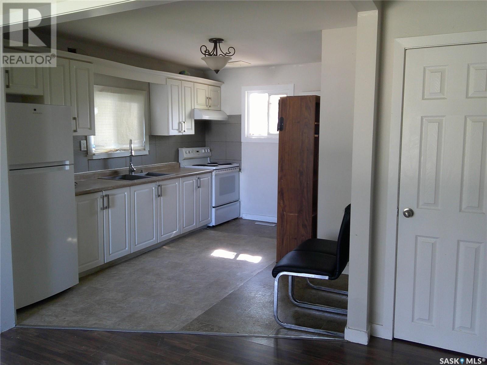 Photo 2 of 764 Elphinstone Street, Regina SK