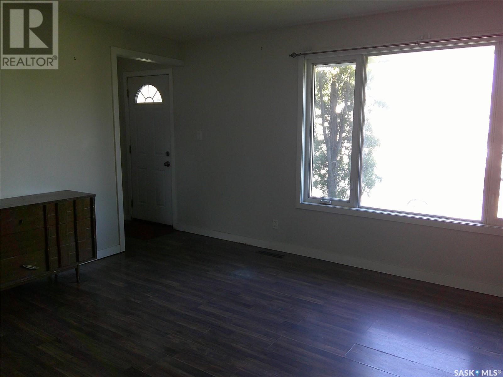 Photo 3 of 764 Elphinstone Street, Regina SK