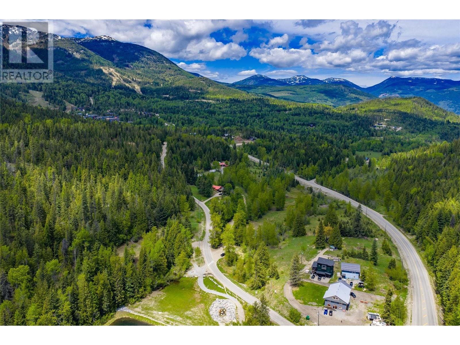 201 JOLIFFE Way, Rossland