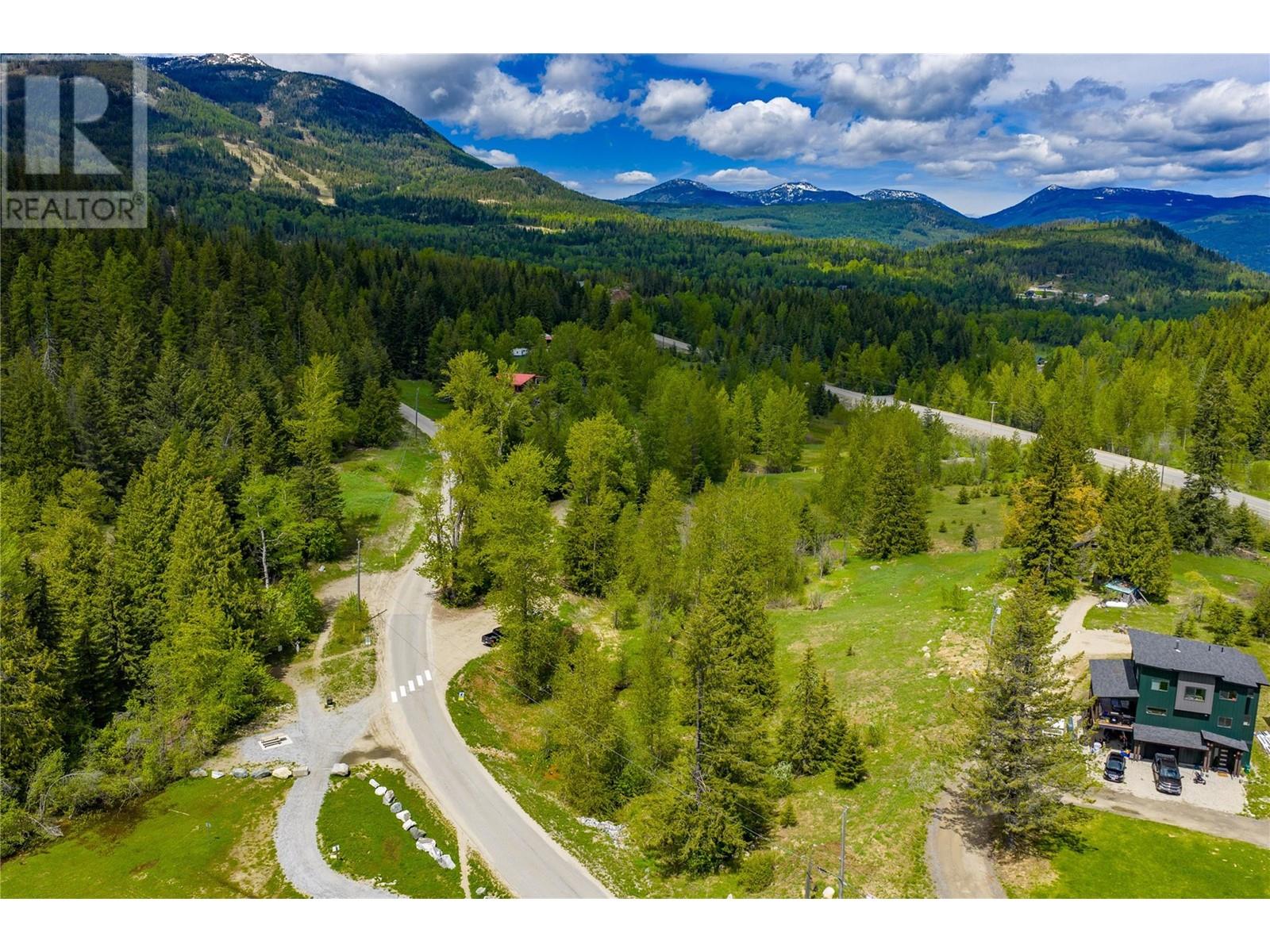 201 JOLIFFE Way, Rossland