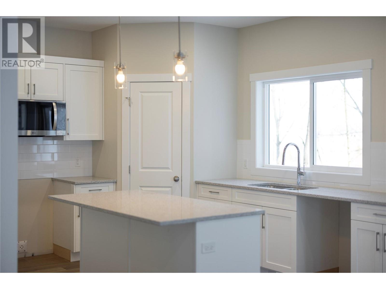 103 806 Cliff Avenue, Enderby