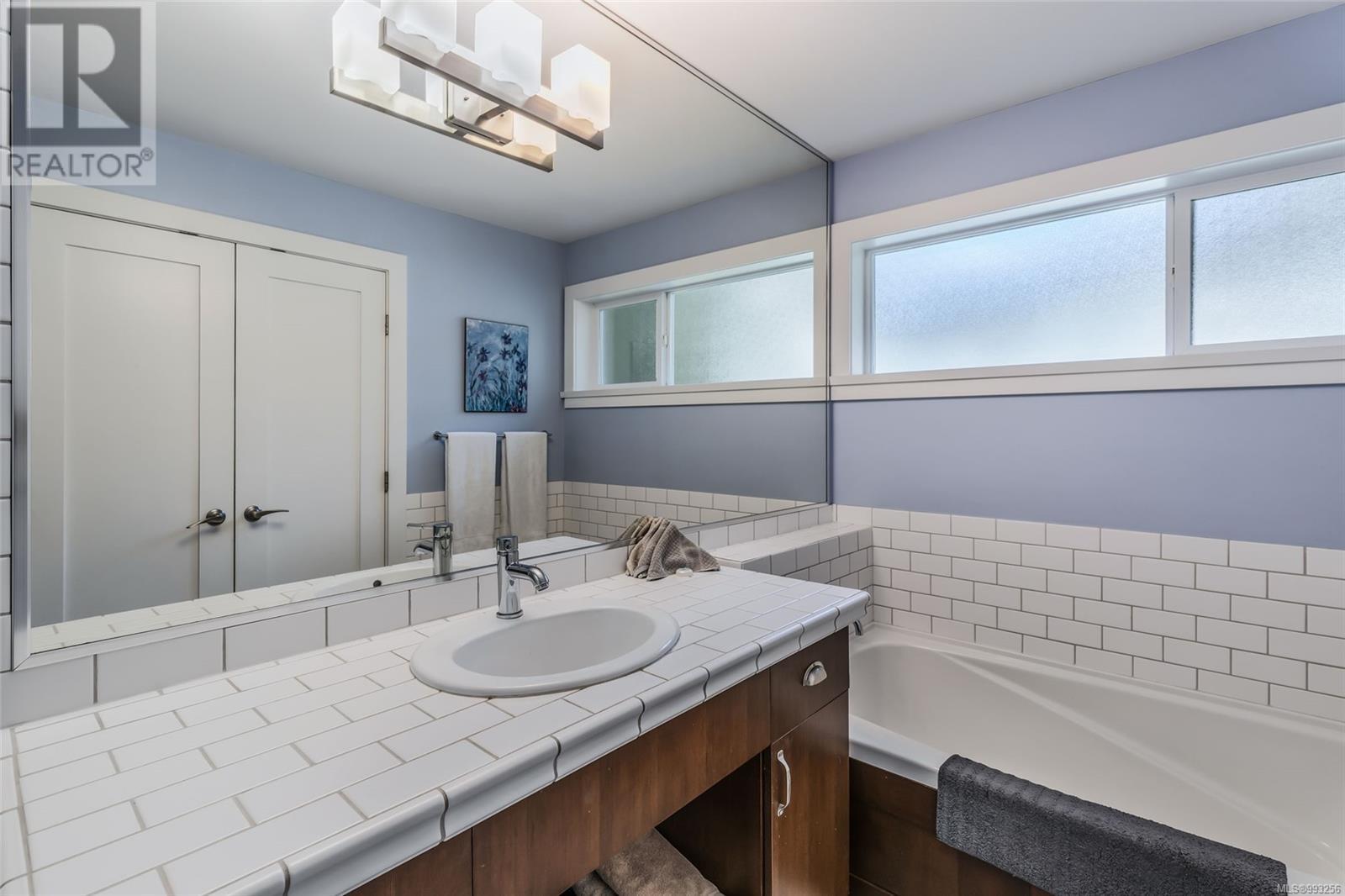 65 1059 Tanglewood Pl, Parksville real estate listing 993256